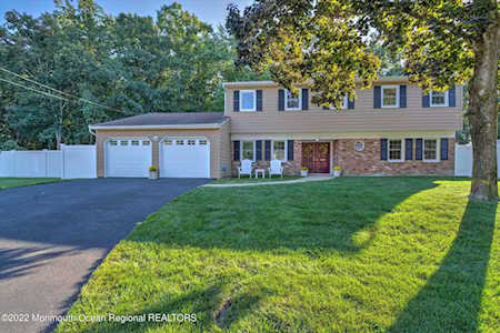 2 Old Bridge Place Howell, NJ 07731