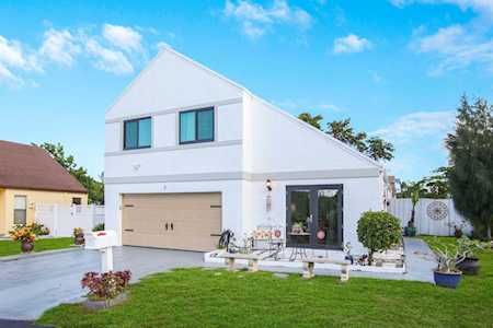 5 Corrie Place Boynton Beach, FL 33426