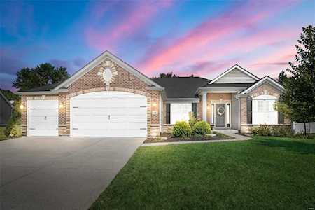 103 Wilmer Valley Dr Wentzville, MO 63385