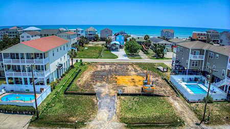 235 S Dogwood Dr. Garden City Beach, SC 29576