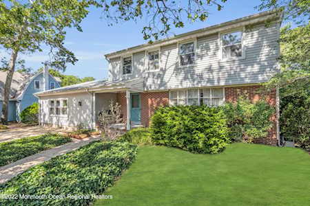 608 Berkeley Ave Beachwood, NJ 08722