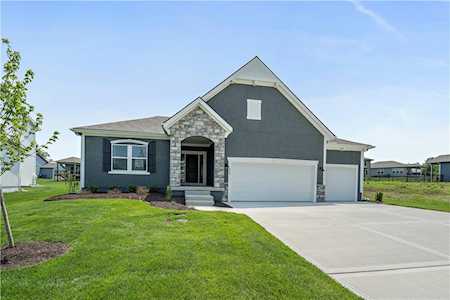 525 SE Carter Rd Lee's Summit, MO 64082