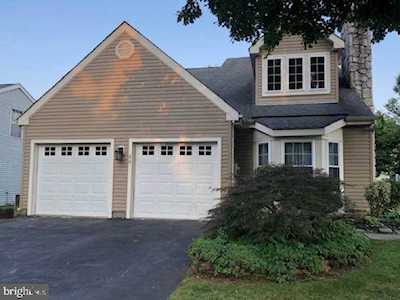 60 Ridgewood Way Burlington, NJ 08016