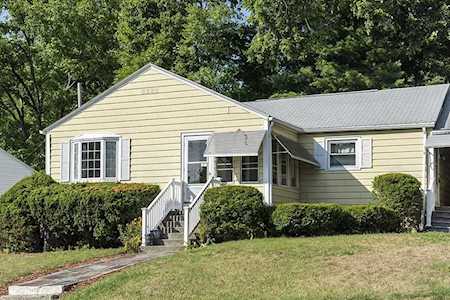 2 Sherwood Rd Worcester, MA 01602