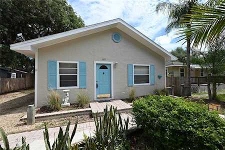 605 E Spruce St Tarpon Springs, FL 34689