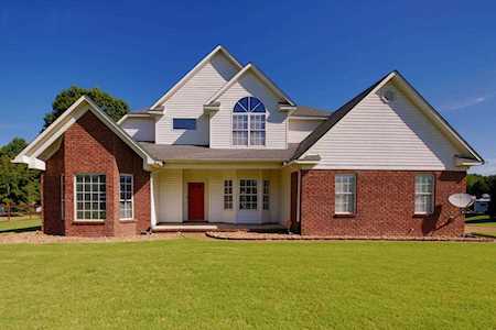 72 Ridgeway Ln Millington, TN 38053