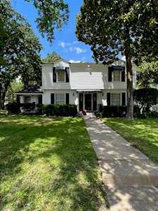 5251 Meadowbrook Drive Fort Worth, TX 76112