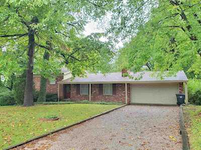 8013 Larch Lane Evansville, IN 47710