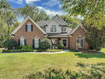 7901 Tottenham Dr Harrisburg, NC 28075
