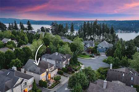 20519 NE 27th Place Sammamish, WA 98074