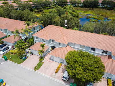 2045 Oakhurst Way Riviera Beach, FL 33404