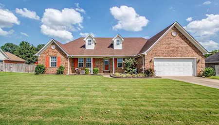 32 Lauren Cv Atoka, TN 38004