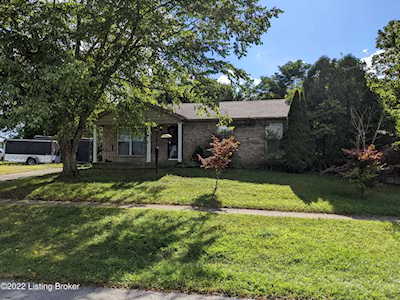 500 Maplecrest Dr La Grange, KY 40031