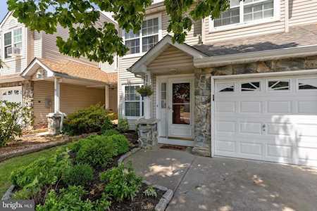 23 Park Side Dr Sicklerville, NJ 08081