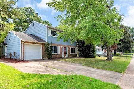 76 Harris Creek Rd Hampton, VA 23669