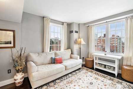 15 River St #803 Boston, MA 02108