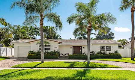 5010 NE 23rd Ave Lighthouse Point, FL 33064