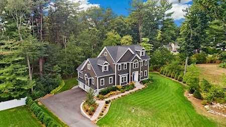 17 Nichols St North Reading, MA 01864
