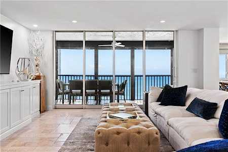 10951 Gulf Shore Dr #902 Naples, FL 34108