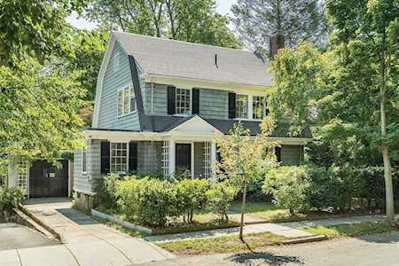 58 Welland Rd Brookline, MA 02445
