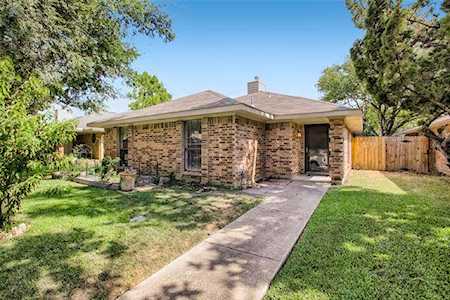 2120 Falcon Ridge Drive Carrollton, TX 75010