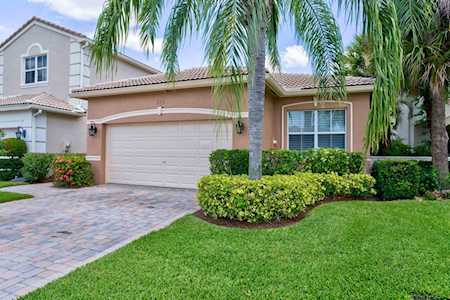 215 Isle Verde Way Palm Beach Gardens, FL 33418