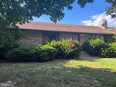 14 Beagle Club Rd Pilesgrove, NJ 08098