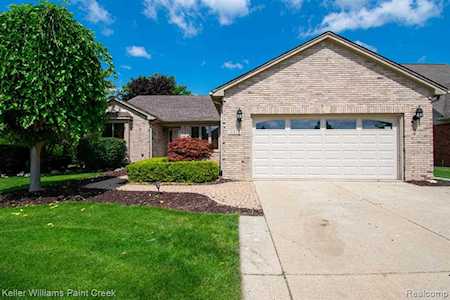 15853 Gardenia Macomb, MI 48042