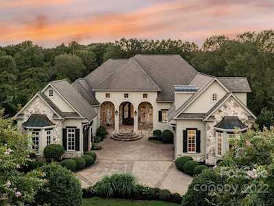 4024 Blossom Hill Dr Matthews, NC 28104