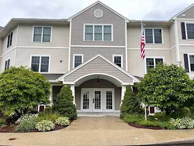 7 Crescent Way #107 Sturbridge, MA 01518