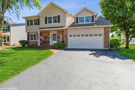 1421 W Briarcliff Rd Bolingbrook, IL 60490