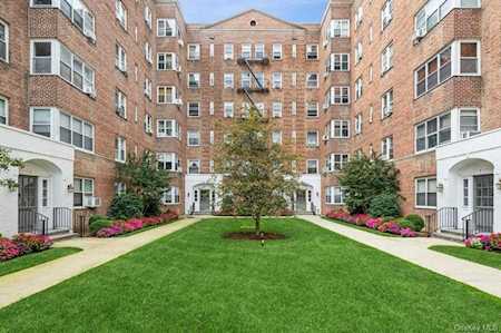 1 Bronxville Rd #5F Bronxville, NY 10708