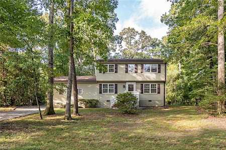 106 Chapel Hill Ln Williamsburg, VA 23188