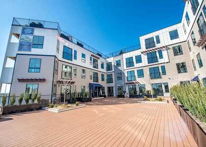 87 Medford #PH5 Medford, MA 02155