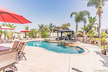 810 Saint George Spring Valley, CA 91977