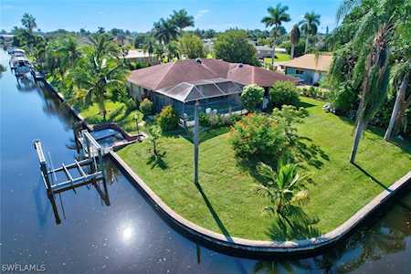 1402 Vendome Ct Cape Coral, FL 33904