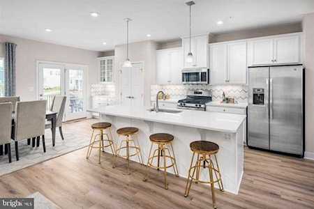 9588 Glen Oaks Place #B Columbia, MD 21046