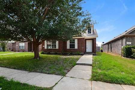 8932 Eastwood Avenue Cross Roads, TX 76227