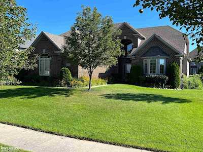7347 Vista Dr. Shelby Twp, MI 48316