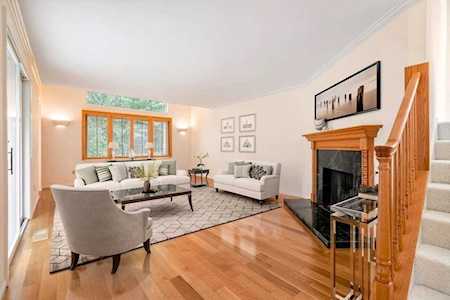 10 Christina #10 Wayland, MA 01778