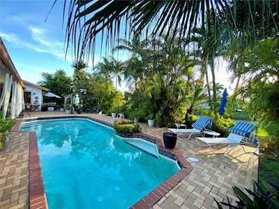 9600 SW 103rd Ave Miami, FL 33176
