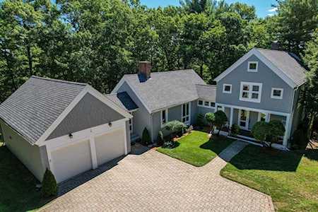 6 Davis Rd Southborough, MA 01772