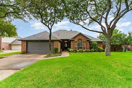 655 Regency Drive Hurst, TX 76054