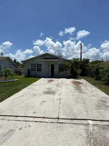 615 Alpine Ave Lake Worth Beach, FL 33461