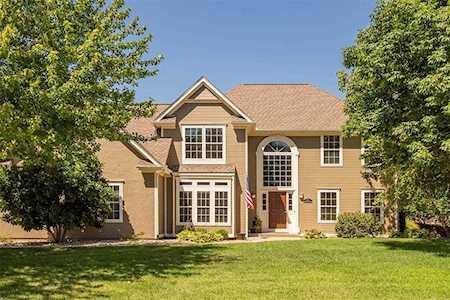 1304 NE Piedmont Dr Lees Summit, MO 64064