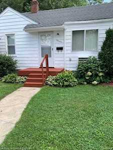 28082 Maple Roseville, MI 48066
