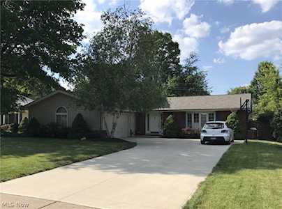 22484 Sunnyhill Dr Rocky River, OH 44116