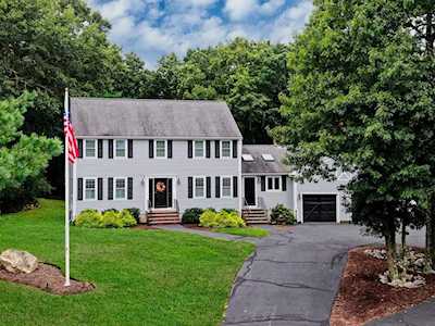 34 Wedgewood Dr Easton, MA 02356