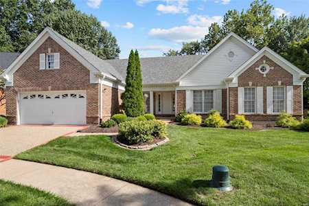 1310 Oaktree Estates Ct Chesterfield, MO 63017