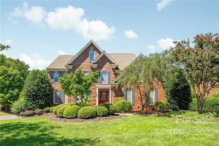9134 Kalanchoe Dr Matthews, NC 28105
